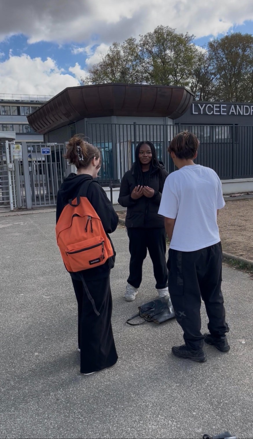 LYCEES - Ces jeunes de Montereau nous parlent du mouvement - Radio Oxygène